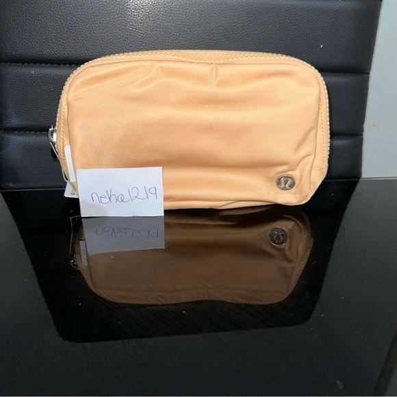 Lululemon Everywhere Belt Bag 1L- Summer Glow - Picture 3 of 9